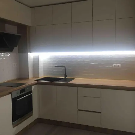 1 Bedroom With Parking On Site Апартаменты *